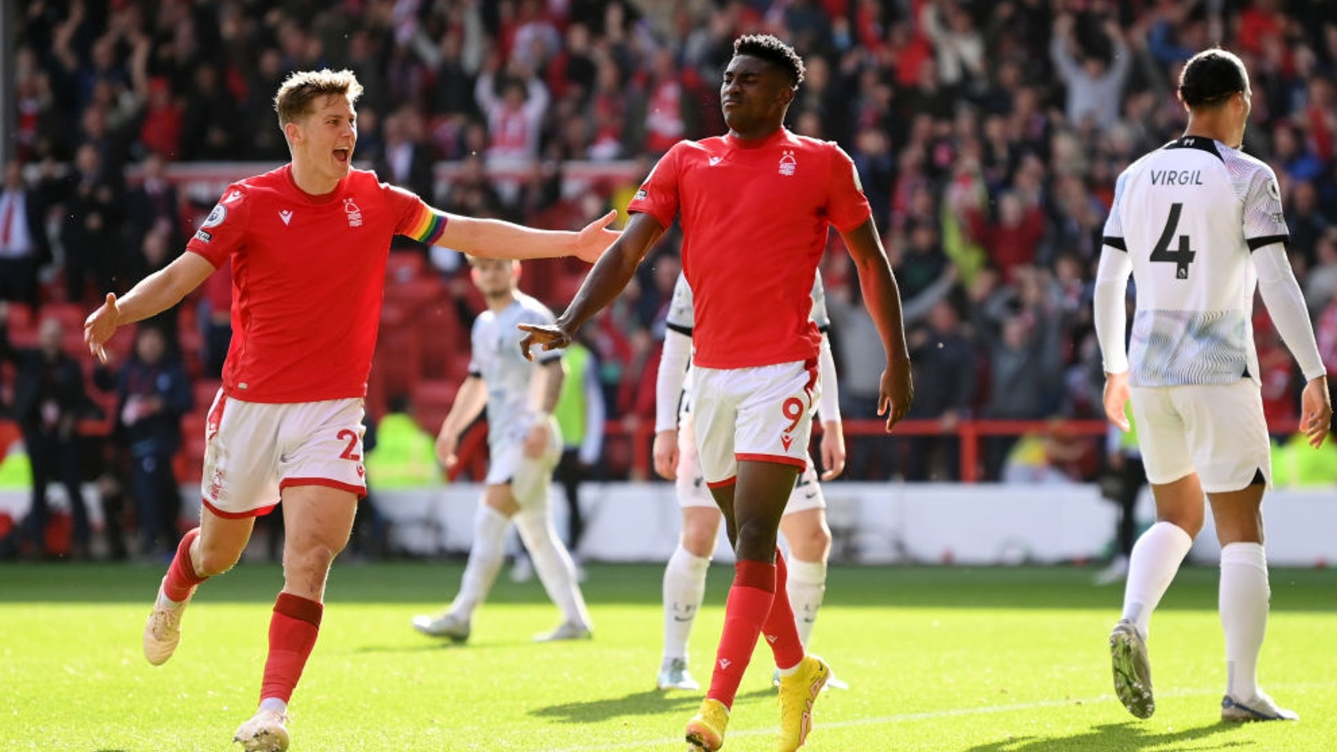 温助力国足 温助力国足